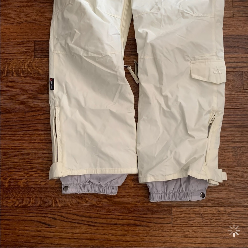 Turbine Snow Pants - Picture 2 of 9